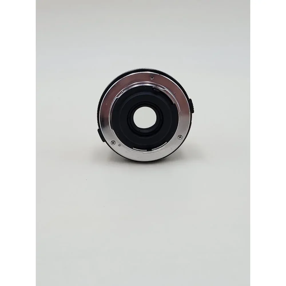 Vivitar 28mm f/2.8 Auto Wide-Angle Manual Focus Lens 28947214 w/ Caps Pouch